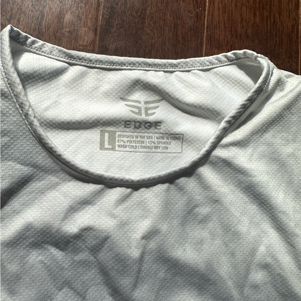 2 pack camo EDGE work out shirts - Picture 5 of 6